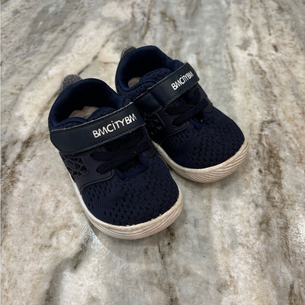 BMCiTYBM shoes 12-18 month size 4.5